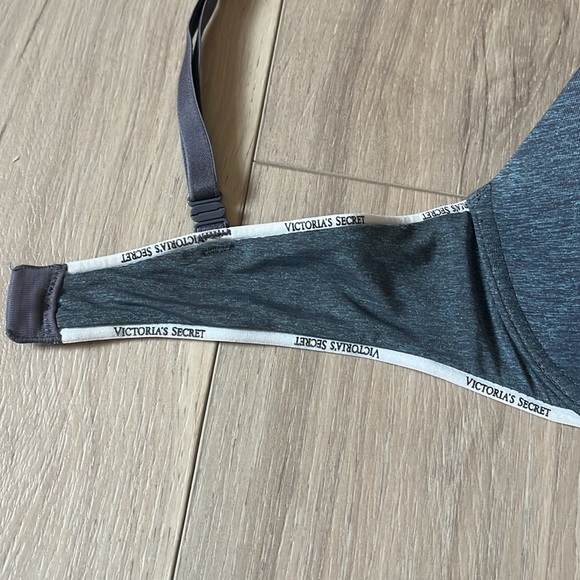 Victoria Secret Bra - Picture 2 of 10